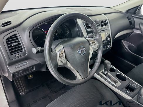 Used 2015 Nissan Altima 2.5 SV w/ Convenience Package FWD image 9