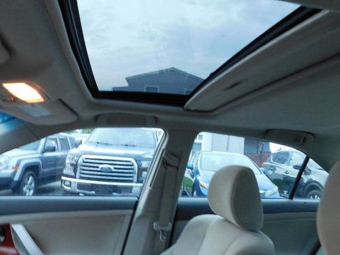 Used 2010 Toyota Camry XLE image 20