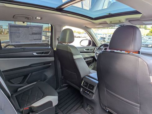 New 2026 Volkswagen Atlas Peak Edition image 38