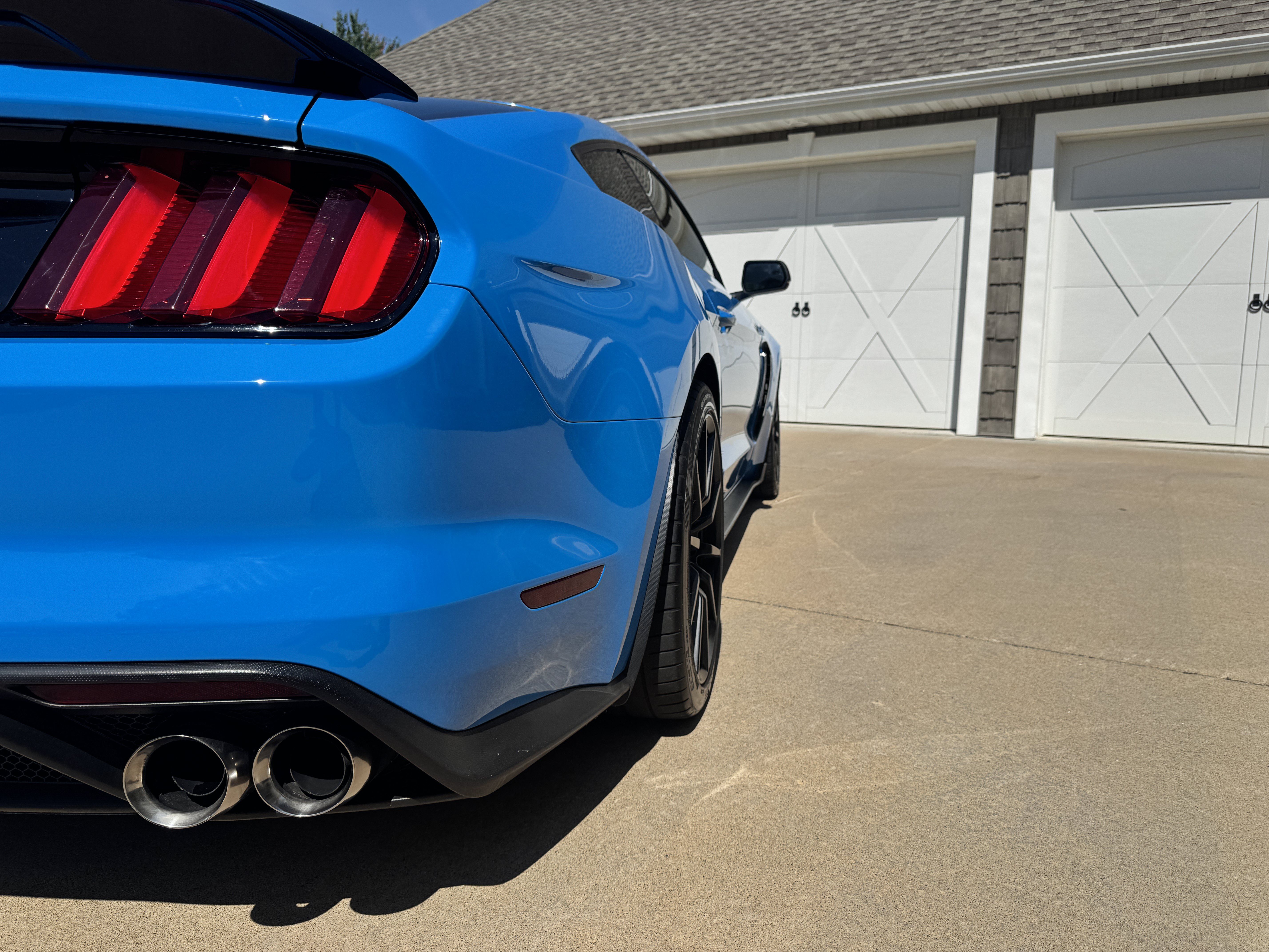 Used 2017 Ford Mustang Shelby GT350 RWD image 40