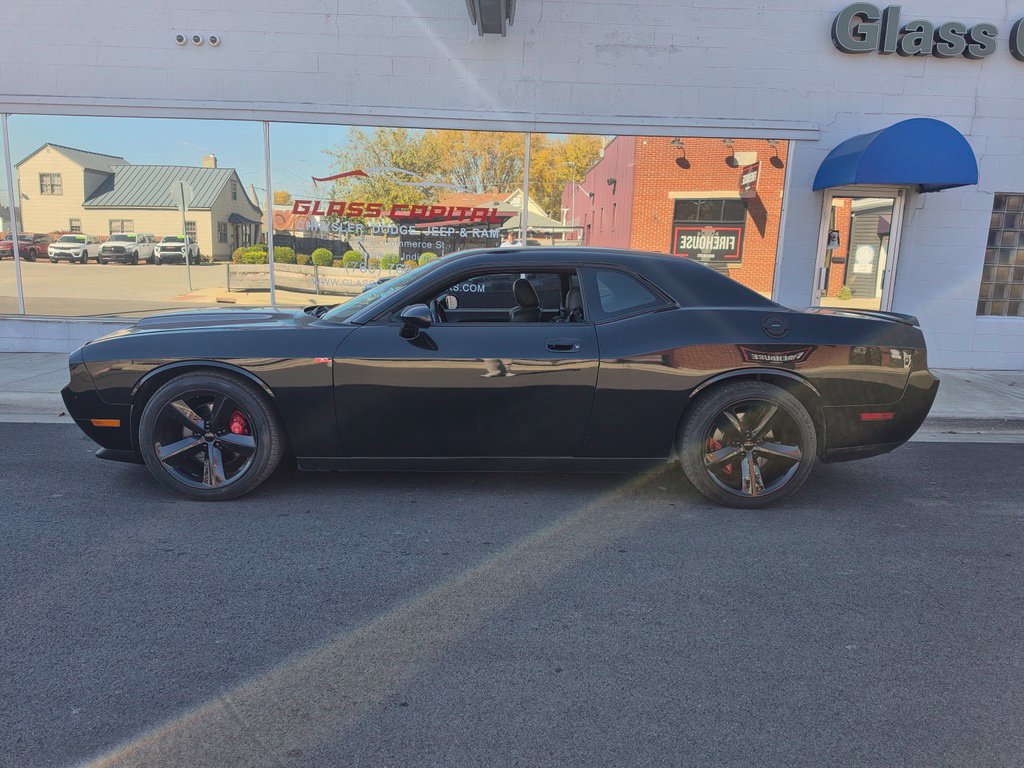 Used 2009 Dodge Challenger SRT8 w/ SRT Option Group II RWD image 6