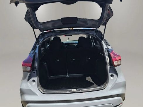 Used 2022 Nissan Kicks SV FWD image 27