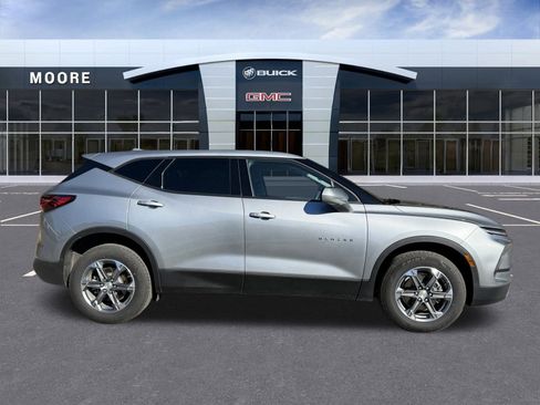 Used 2023 Chevrolet Blazer LT w/ Driver Confidence Package image 2