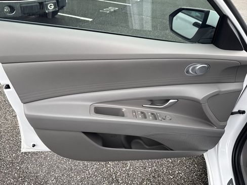 Used 2024 Hyundai Elantra SEL image 10