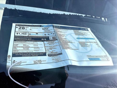 New 2026 Volkswagen Taos SE image 18