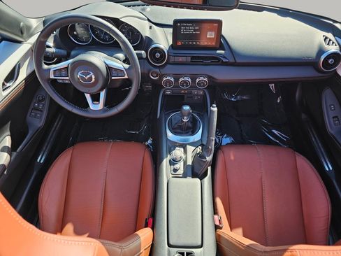 Used 2023 MAZDA MX-5 Miata Grand Touring image 2
