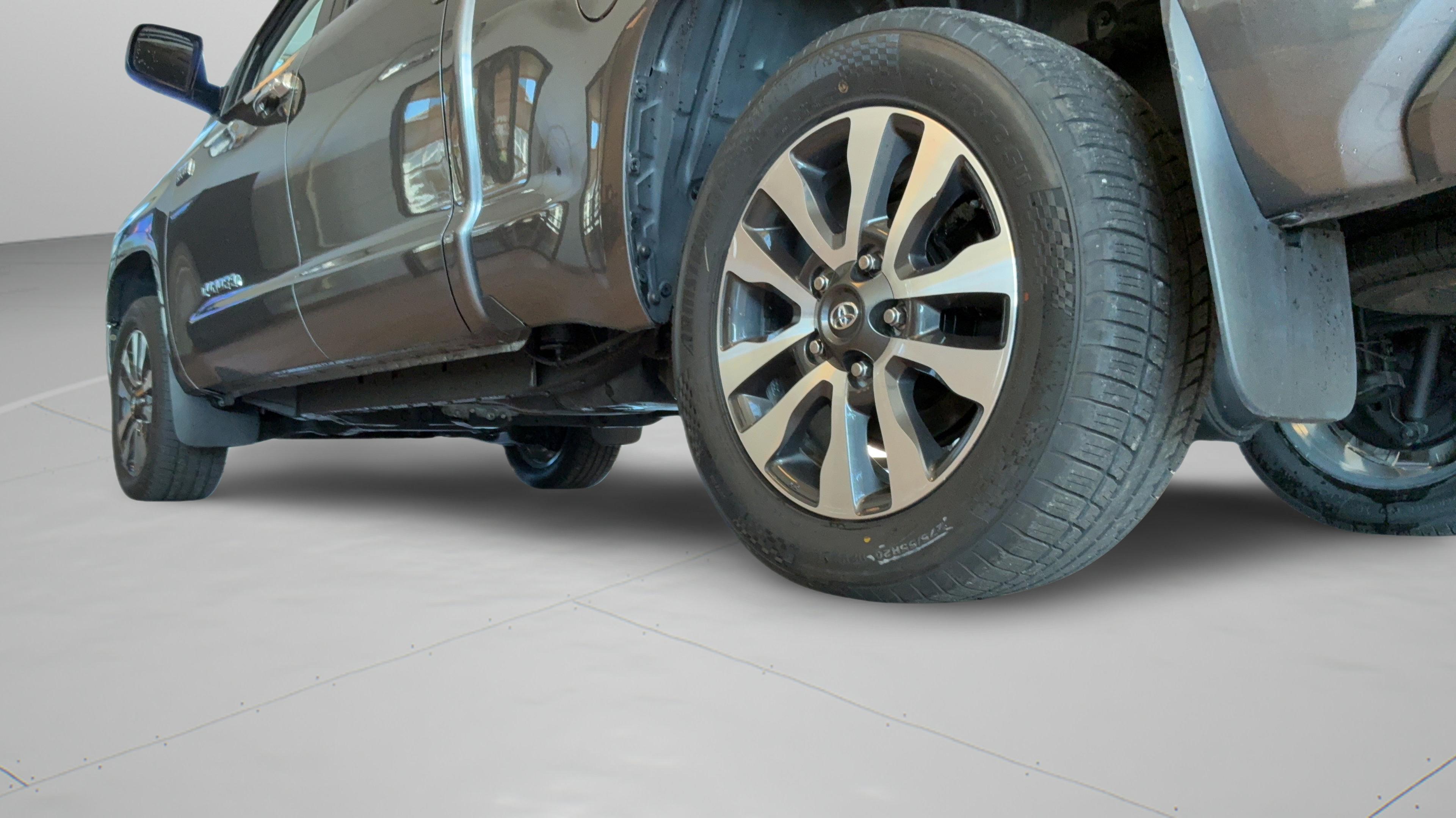 Used 2018 Toyota Tundra Limited w/ Limited Premium Package AWD/4WD image 36