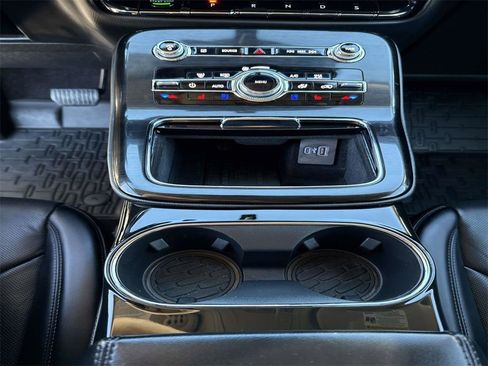 Used 2021 Lincoln Nautilus Reserve image 26