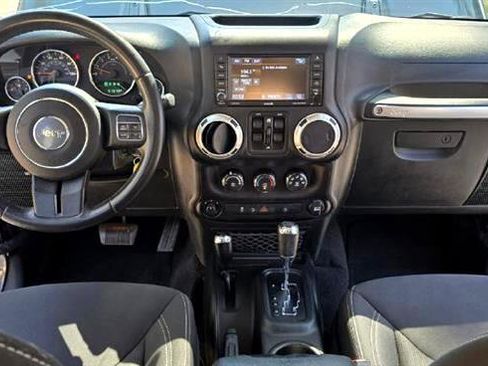 Used 2018 Jeep Wrangler Unlimited Sahara w/ Connectivity Group image 6