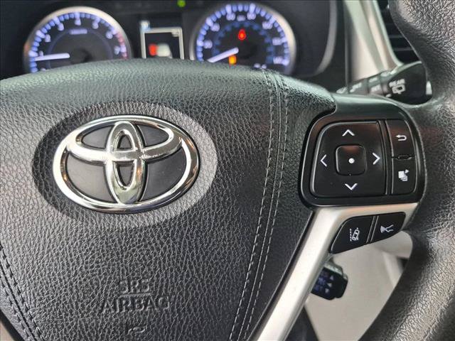 Used 2017 Toyota Highlander LE FWD image 29