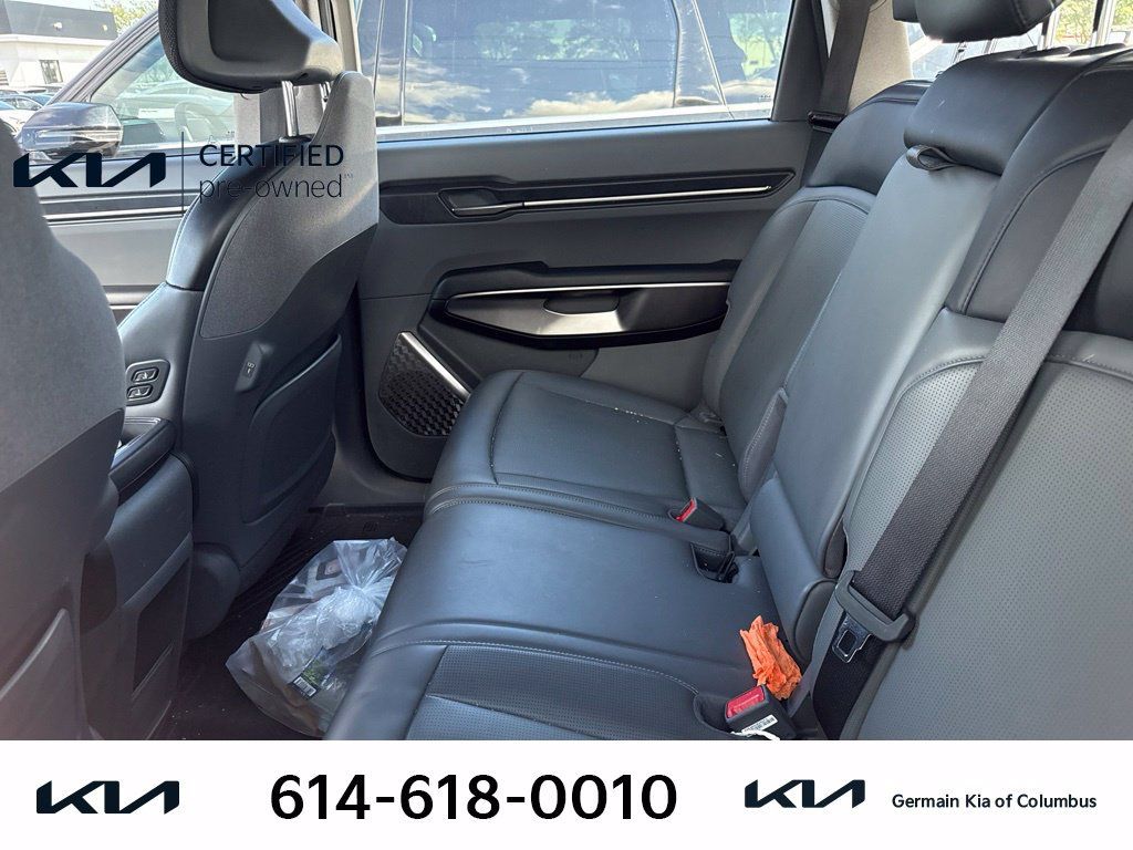 Certified 2024 Kia EV9 Light RWD image 9