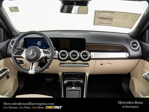 New 2026 Mercedes-Benz GLB 250 4MATIC image 11