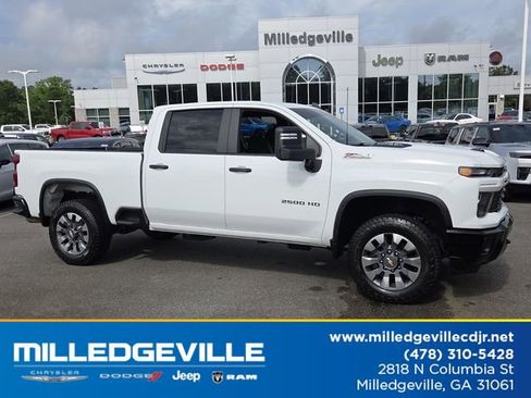 Used 2025 Chevrolet Silverado 2500 Custom w/ Custom Value Package AWD/4WD image 1