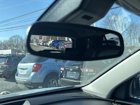 Used 2020 Chevrolet Equinox LT w/ Sport Edition image 29