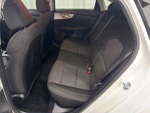Used 2023 Kia Forte LXS w/ LXS Technology Package image 6