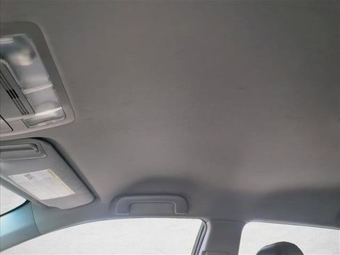 Used 2017 Toyota Camry SE image 12