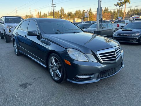 Used 2013 Mercedes-Benz E 350 Sedan image 3