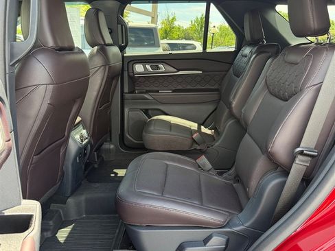 Used 2025 Ford Explorer Platinum w/ Ultimate Package AWD/4WD image 19