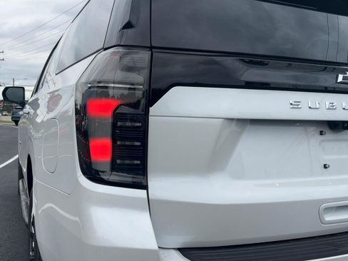 New 2025 Chevrolet Suburban High Country w/ LPO, Illumination Package image 10