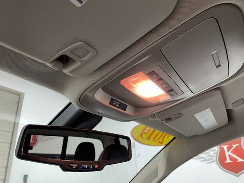 Used 2019 GMC Canyon SLT image 18