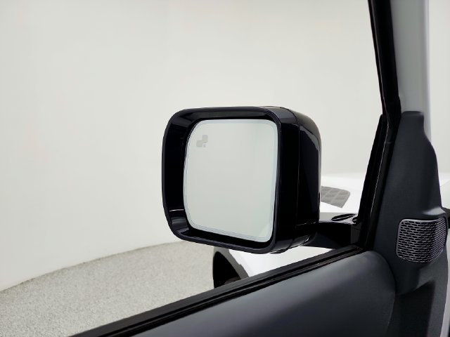 Certified 2023 Land Rover Defender 110 S AWD/4WD image 23