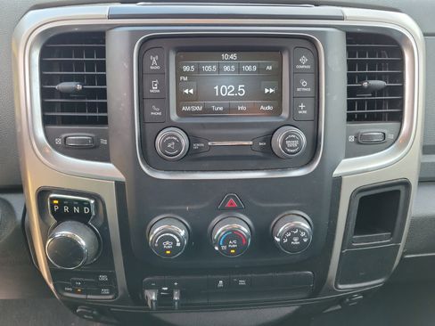 Used 2019 RAM 1500 Classic SLT image 9