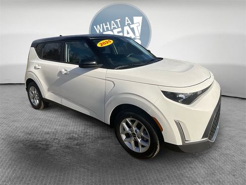 New 2025 Kia Soul S image 1