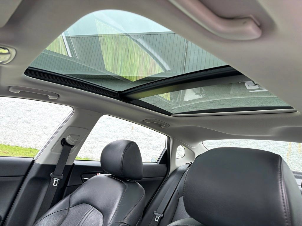 Used 2020 Kia Optima Premium FWD image 28