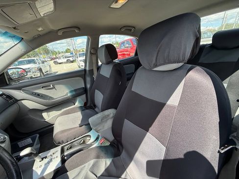 Used 2009 Hyundai Elantra SE FWD image 13