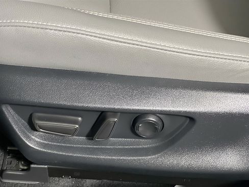 Used 2026 Toyota Camry SE FWD image 15