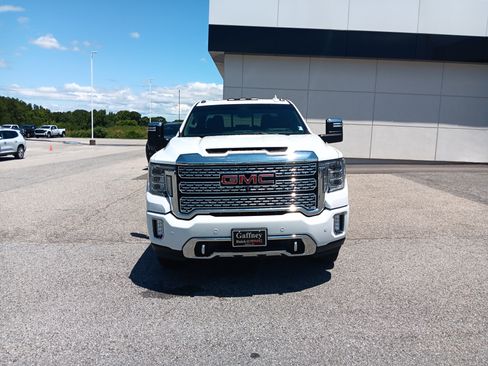 Used 2023 GMC Sierra 3500 Denali w/ Denali Ultimate Package AWD/4WD image 6