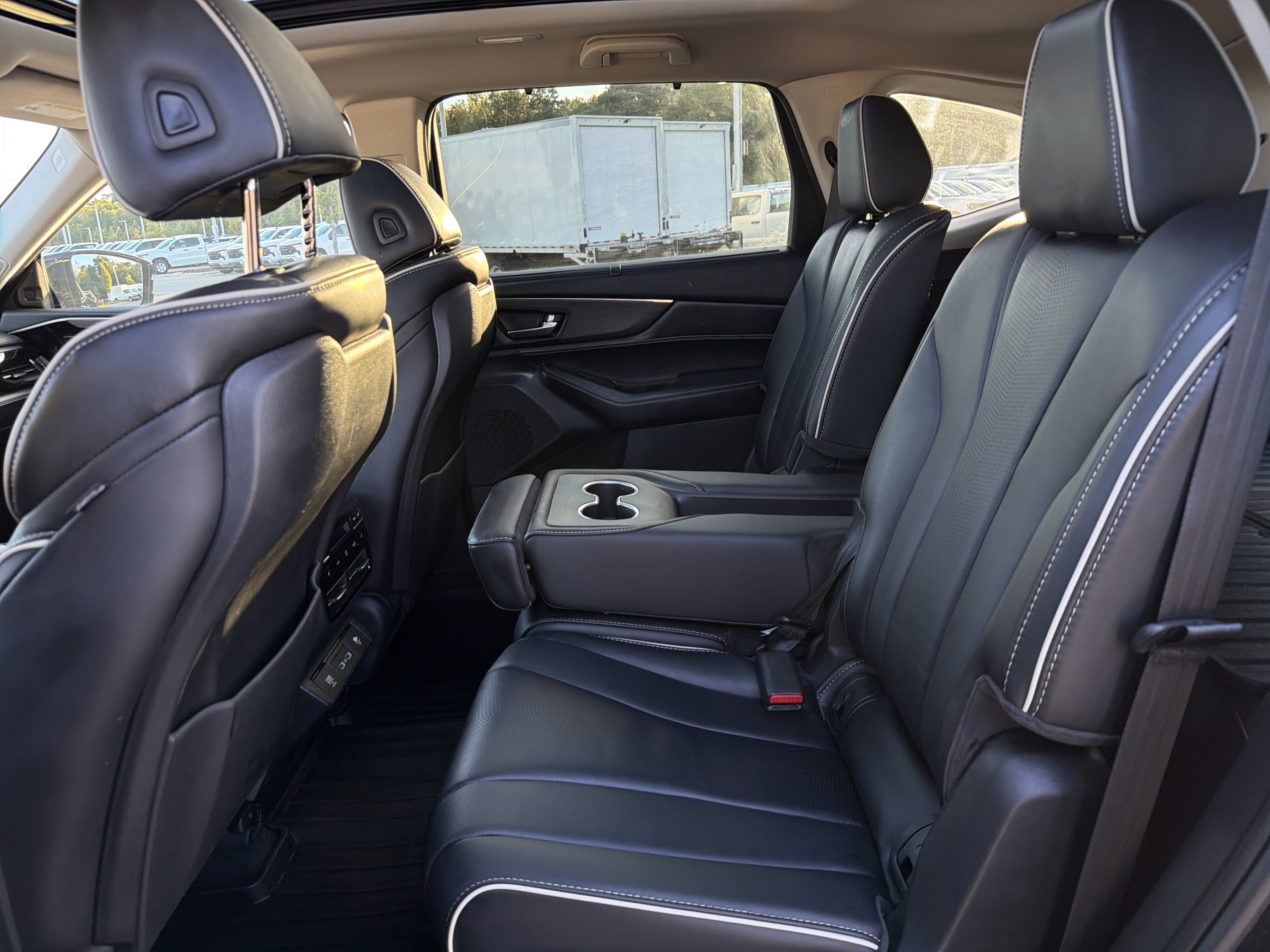 Used 2024 Acura MDX w/ Advance Package AWD/4WD image 15