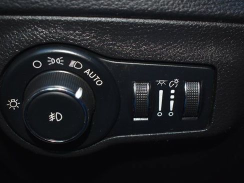 Used 2020 Jeep Compass Latitude AWD/4WD image 16