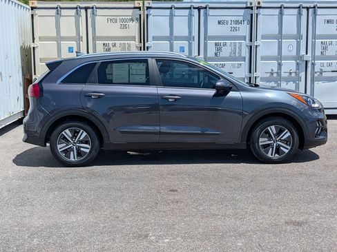 Used 2021 Kia Niro LXS image 3