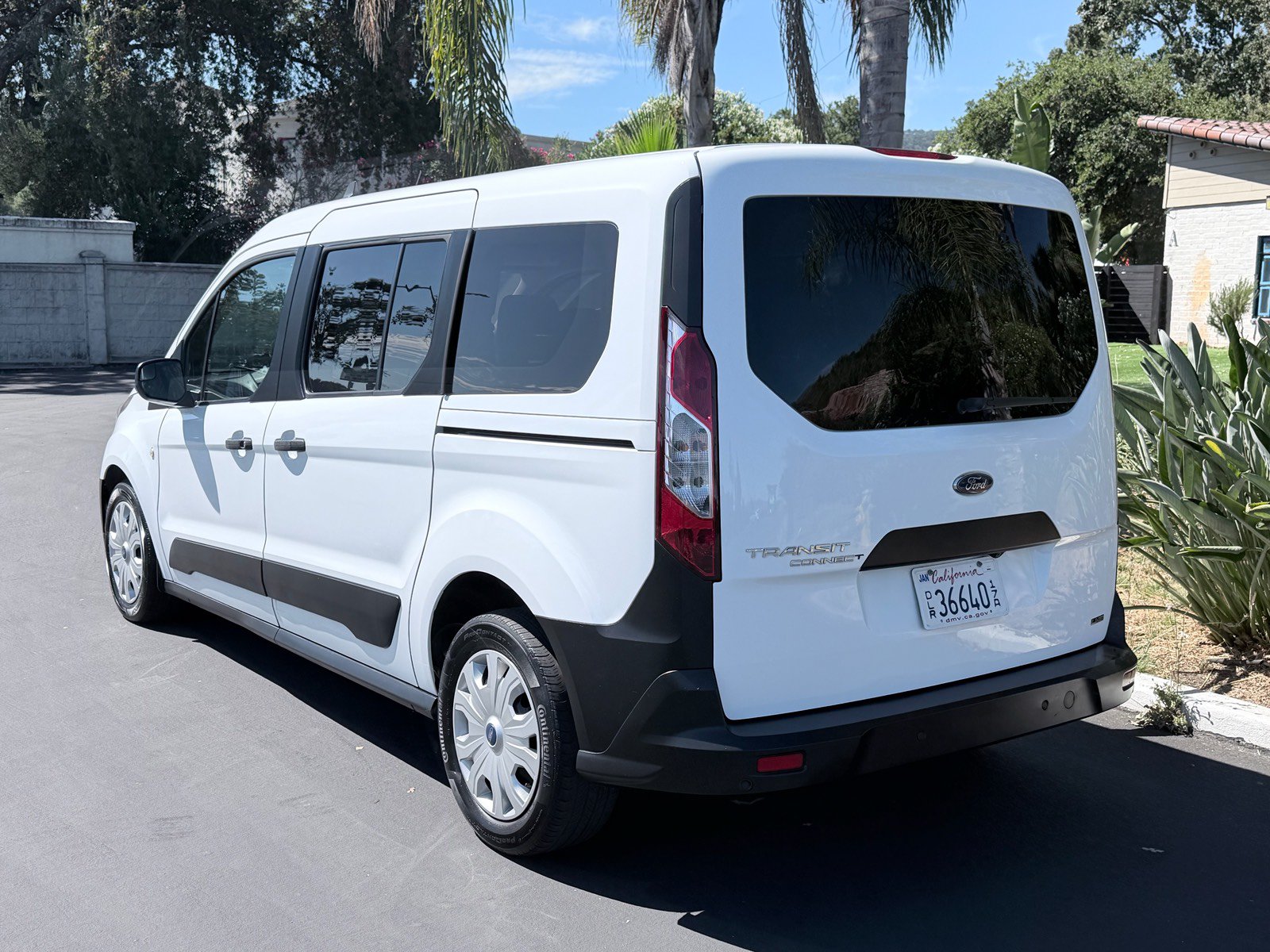 Used 2022 Ford Transit Connect XL FWD image 3