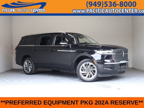 Used 2025 Lincoln Navigator L Reserve AWD/4WD image 1
