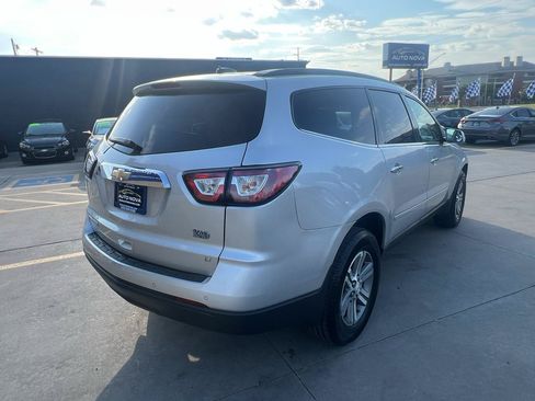 Used 2017 Chevrolet Traverse LT FWD image 8
