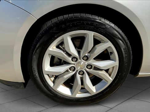 Used 2019 Chevrolet Impala LT image 10