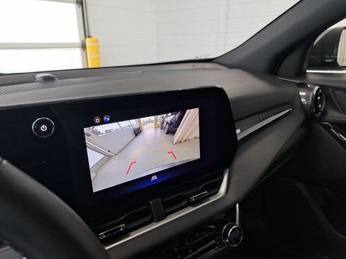 Used 2025 Chevrolet Equinox LT AWD/4WD image 13