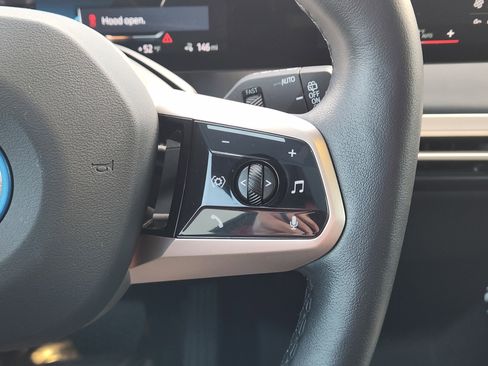 Used 2023 BMW iX M60 image 31