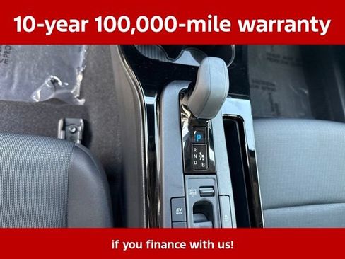 Used 2025 Toyota Prius LE FWD image 28