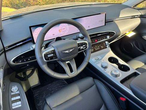 New 2026 Genesis GV70 2.5T Select image 2