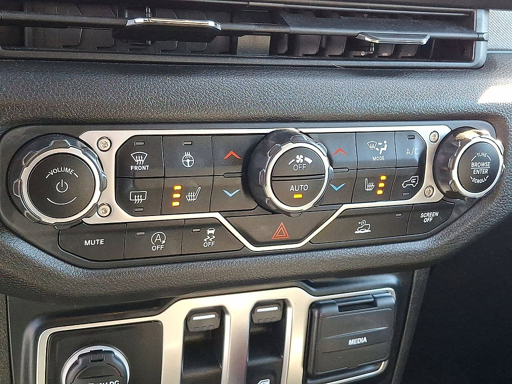 Used 2024 Jeep Wrangler Sport AWD/4WD image 25