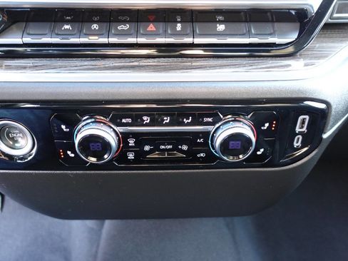 Used 2023 GMC Sierra 1500 Elevation image 31