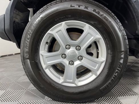 Used 2023 Jeep Wrangler Sport S image 13