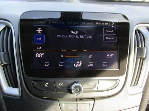 Used 2022 Chevrolet Malibu LT image 31