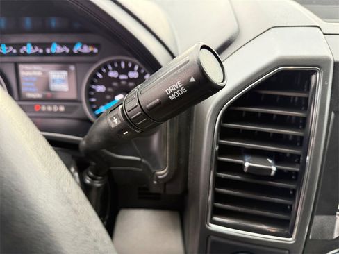 Used 2020 Ford F350 XLT w/ XLT Premium Package image 23