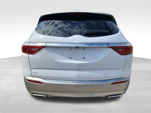 Used 2022 Buick Enclave Essence image 7