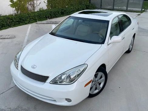 Used 2005 Lexus ES 330 image 2