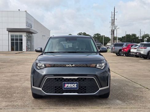 Used 2025 Kia Soul LX w/ LX Technology Package FWD image 2